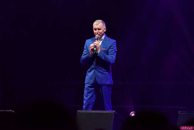 [WIDEO/FOTO] Ależ zabawa! Zespół Weekend zagrał dla kobiet z gminy Dobromierz