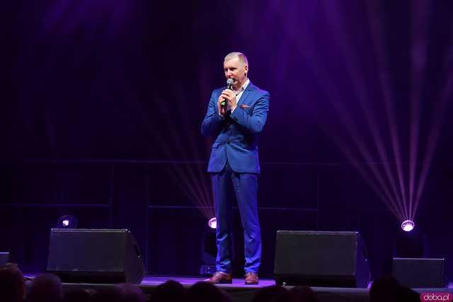 [WIDEO/FOTO] Ależ zabawa! Zespół Weekend zagrał dla kobiet z gminy Dobromierz