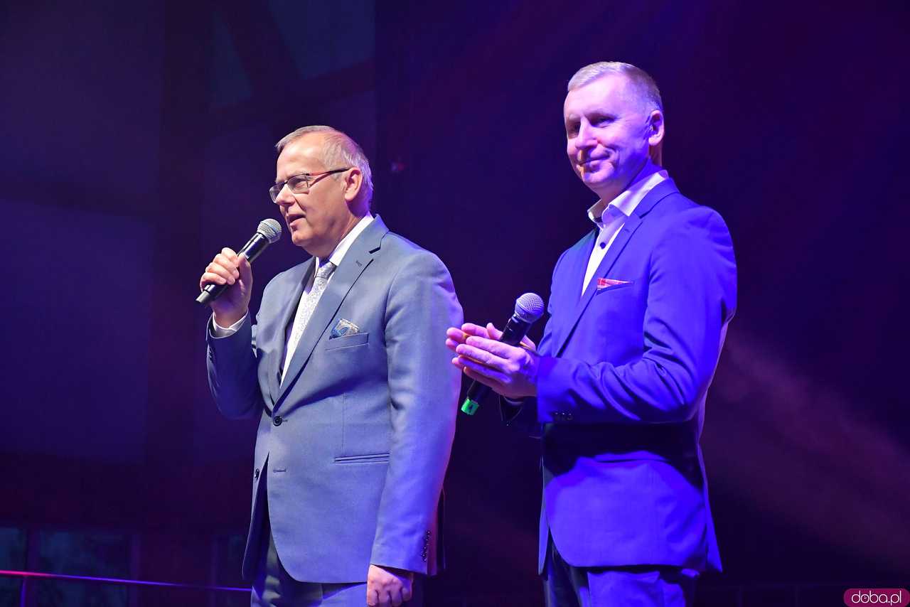 [WIDEO/FOTO] Ależ zabawa! Zespół Weekend zagrał dla kobiet z gminy Dobromierz