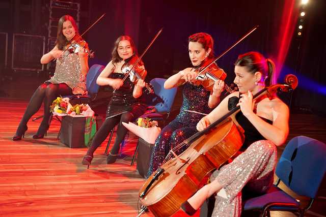 [FOTO] To były muzyczne życzenia, które popłynęły do Pań. Za nami koncert z okazji Dnia Kobiet