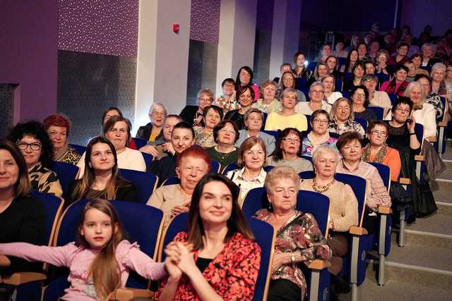 [FOTO] To były muzyczne życzenia, które popłynęły do Pań. Za nami koncert z okazji Dnia Kobiet