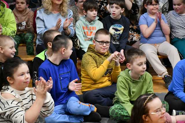 [WIDEO/FOTO] Terapia poprzez dźwięki. Kolejna odsłona muzycznego cyklu w Zespole Szkół Specjalnych w Świdnicy