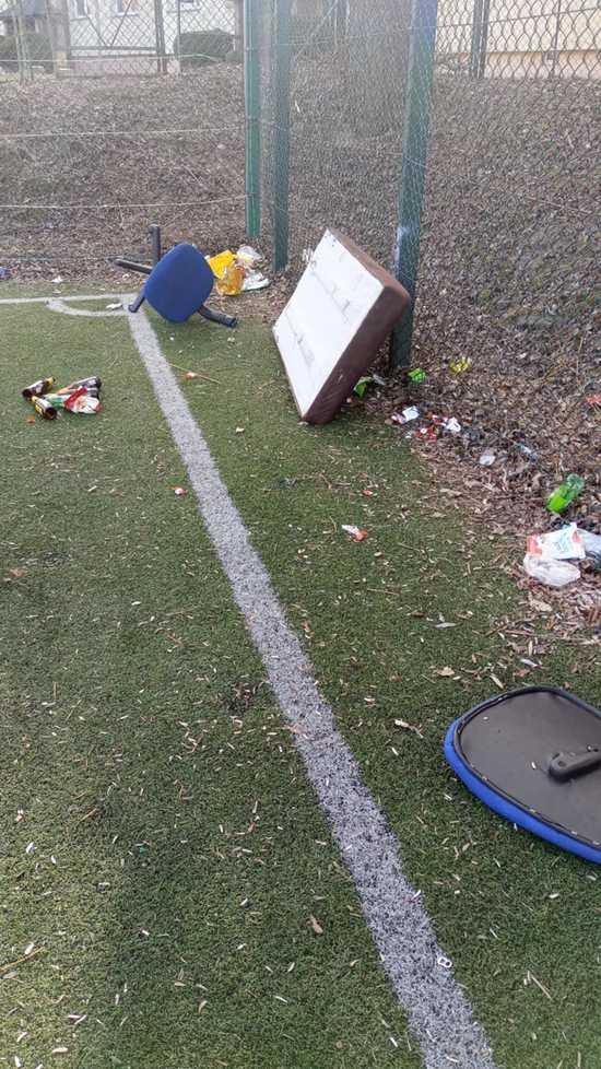 [FOTO] Brak słów. Akt wandalizmu na jednym z obiektów sportowych
