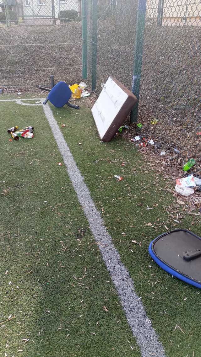 [FOTO] Brak słów. Akt wandalizmu na jednym z obiektów sportowych