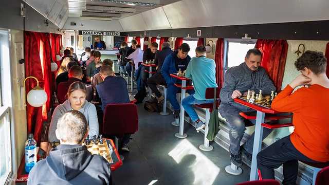 [FOTO] Rywalizowali w I Szachowym Expressie