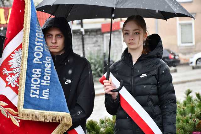 [WIDEO/FOTO] W Strzegomiu upamiętnili 85. rocznicę Deportacji Polaków na Sybir