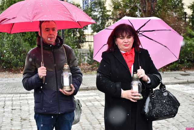 [WIDEO/FOTO] W Strzegomiu upamiętnili 85. rocznicę Deportacji Polaków na Sybir