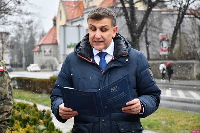 [WIDEO/FOTO] W Strzegomiu upamiętnili 85. rocznicę Deportacji Polaków na Sybir