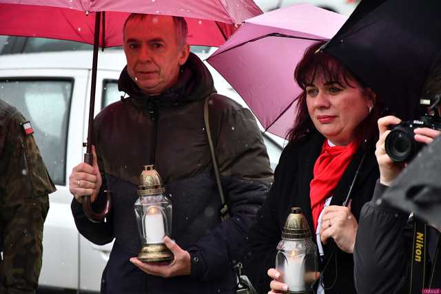 [WIDEO/FOTO] W Strzegomiu upamiętnili 85. rocznicę Deportacji Polaków na Sybir