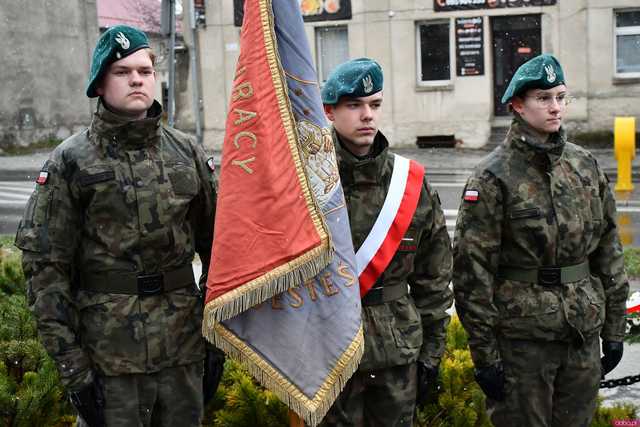 [WIDEO/FOTO] W Strzegomiu upamiętnili 85. rocznicę Deportacji Polaków na Sybir
