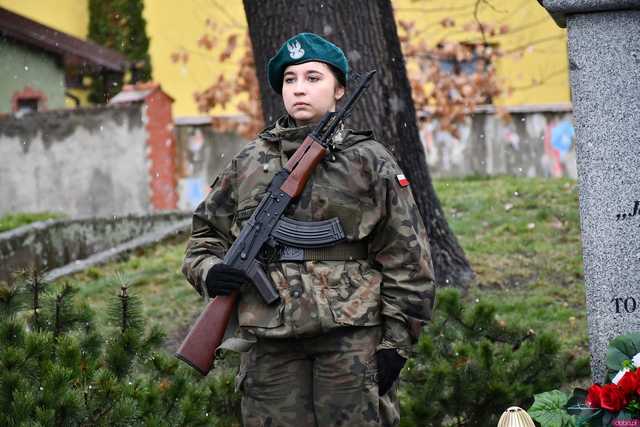 [WIDEO/FOTO] W Strzegomiu upamiętnili 85. rocznicę Deportacji Polaków na Sybir