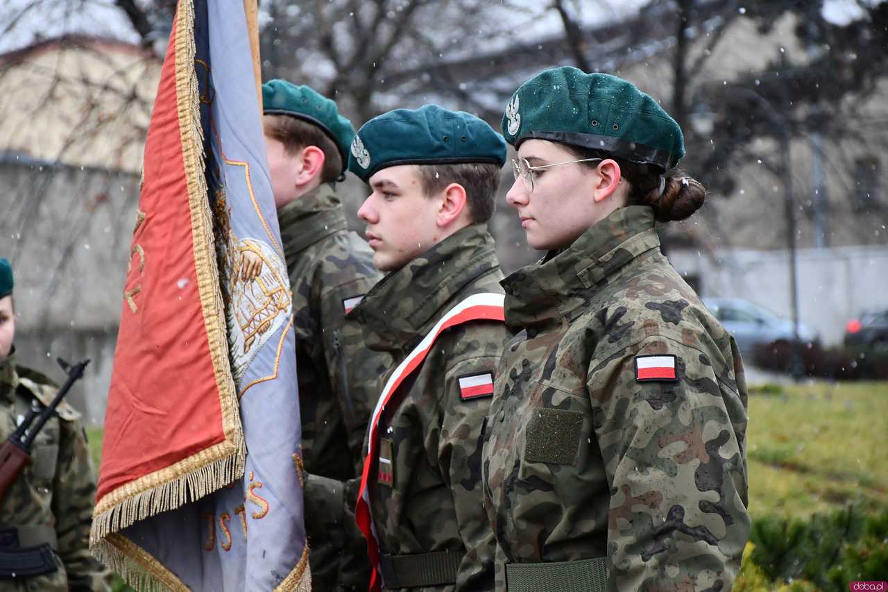[WIDEO/FOTO] W Strzegomiu upamiętnili 85. rocznicę Deportacji Polaków na Sybir