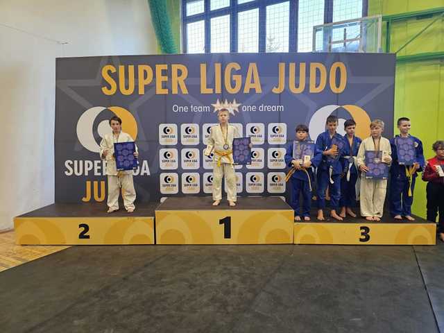 [FOTO] Medalowy występ jaworzyńskich judoków