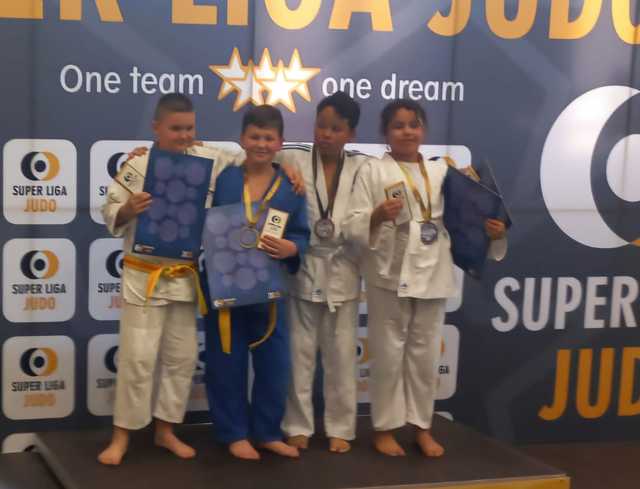 [FOTO] Medalowy występ jaworzyńskich judoków