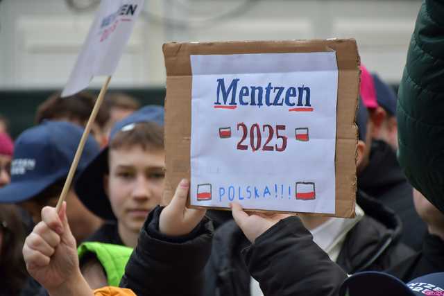 [WIDEO/FOTO] Sławomir Mentzen odwiedził Świdnicę. Tłumy na spotkaniu z kandydatem na Prezydenta RP