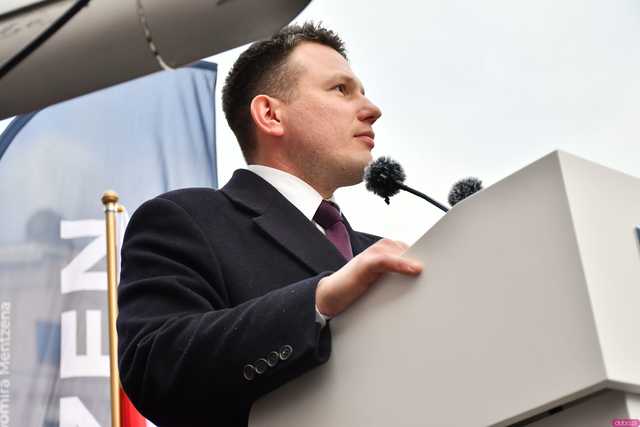 [WIDEO/FOTO] Sławomir Mentzen odwiedził Świdnicę. Tłumy na spotkaniu z kandydatem na Prezydenta RP