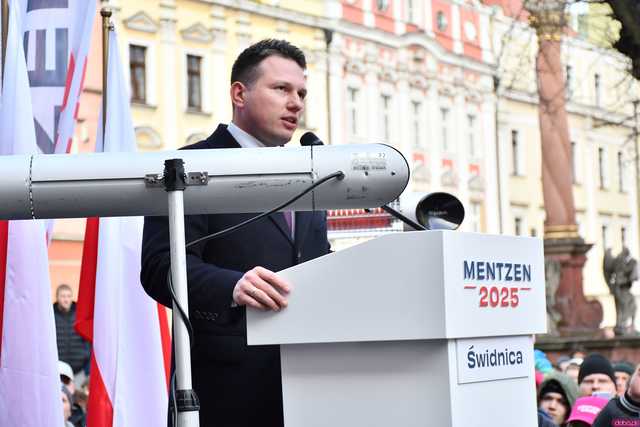[WIDEO/FOTO] Sławomir Mentzen odwiedził Świdnicę. Tłumy na spotkaniu z kandydatem na Prezydenta RP