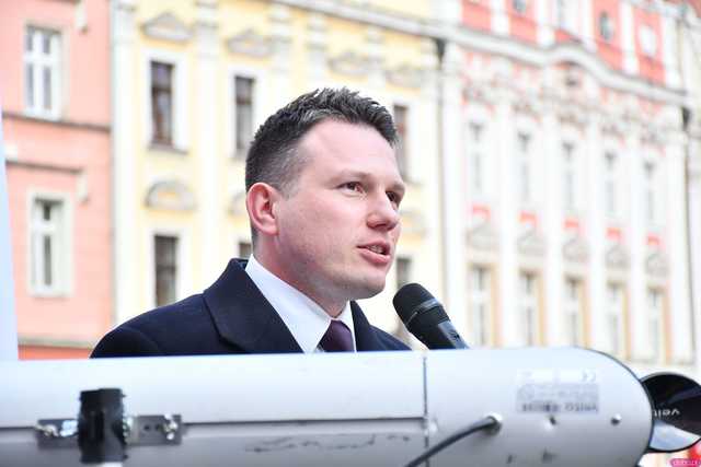 [WIDEO/FOTO] Sławomir Mentzen odwiedził Świdnicę. Tłumy na spotkaniu z kandydatem na Prezydenta RP