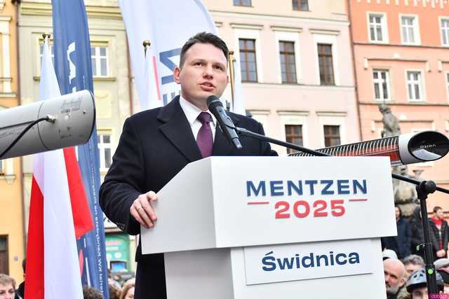 [WIDEO/FOTO] Sławomir Mentzen odwiedził Świdnicę. Tłumy na spotkaniu z kandydatem na Prezydenta RP