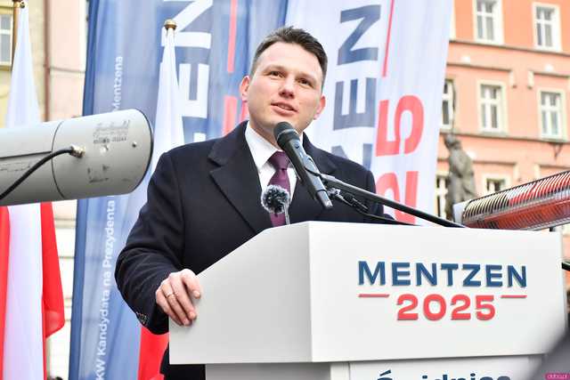 [WIDEO/FOTO] Sławomir Mentzen odwiedził Świdnicę. Tłumy na spotkaniu z kandydatem na Prezydenta RP
