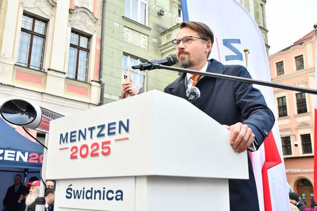 [WIDEO/FOTO] Sławomir Mentzen odwiedził Świdnicę. Tłumy na spotkaniu z kandydatem na Prezydenta RP