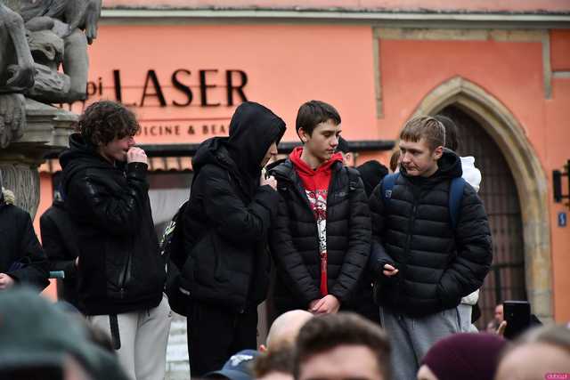 [WIDEO/FOTO] Sławomir Mentzen odwiedził Świdnicę. Tłumy na spotkaniu z kandydatem na Prezydenta RP