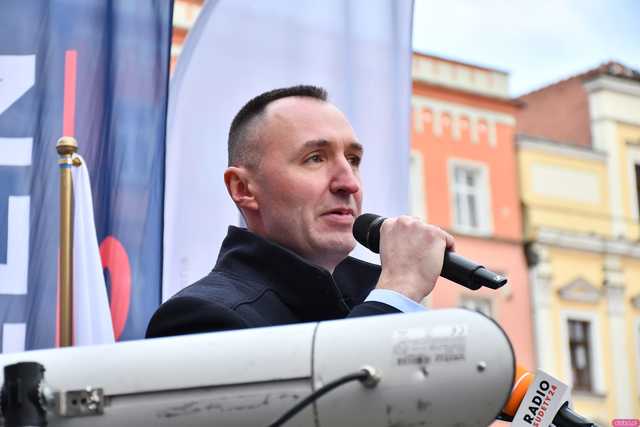 [WIDEO/FOTO] Sławomir Mentzen odwiedził Świdnicę. Tłumy na spotkaniu z kandydatem na Prezydenta RP