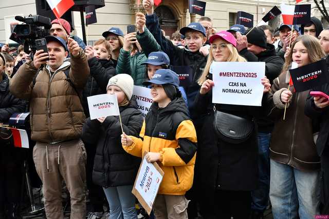 [WIDEO/FOTO] Sławomir Mentzen odwiedził Świdnicę. Tłumy na spotkaniu z kandydatem na Prezydenta RP