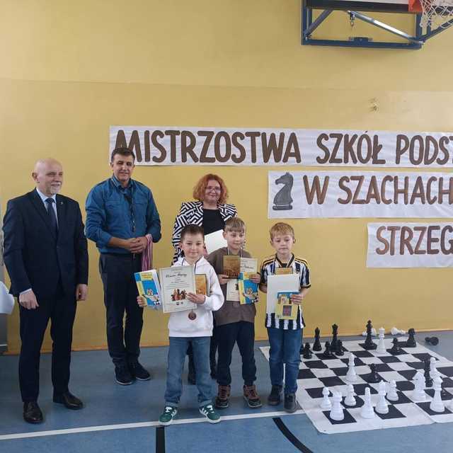 [FOTO] Uczniowie szkół podstawowych rywalizowali w I Szachowych Mistrzostwach SP Gminy Strzegom