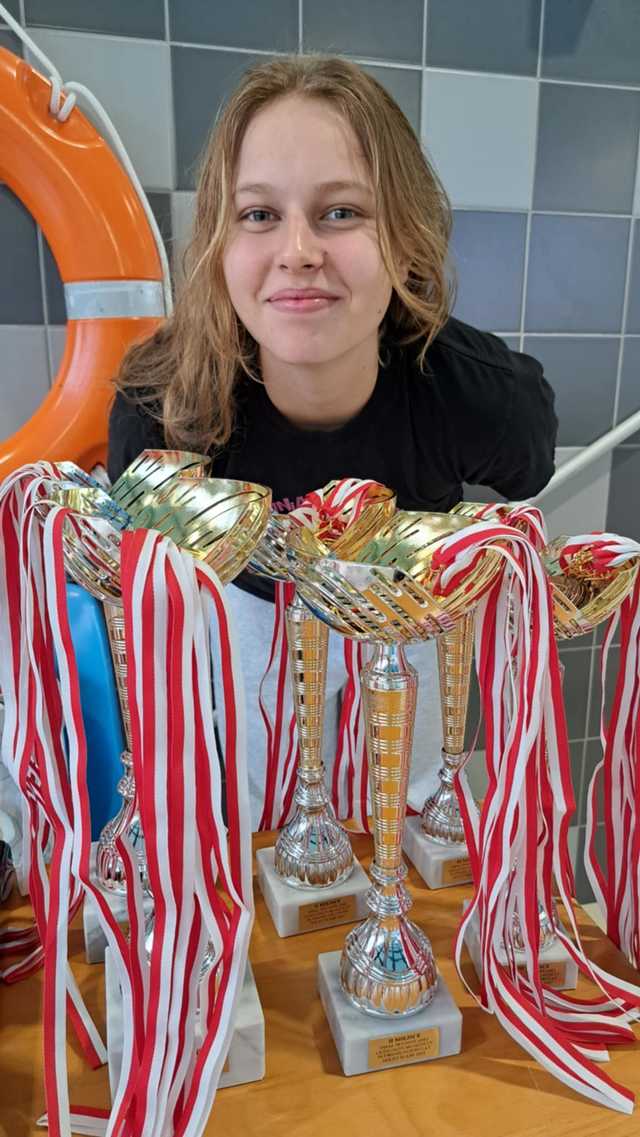 [FOTO] Pływaczki z Banacha trzecie na Dolnym Śląsku!