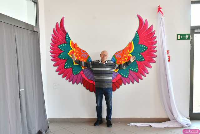 [WIDEO/FOTO] W Zespole Szkół Specjalnych odsłonięto nowy mural. Przedstawia skrzydła mocy