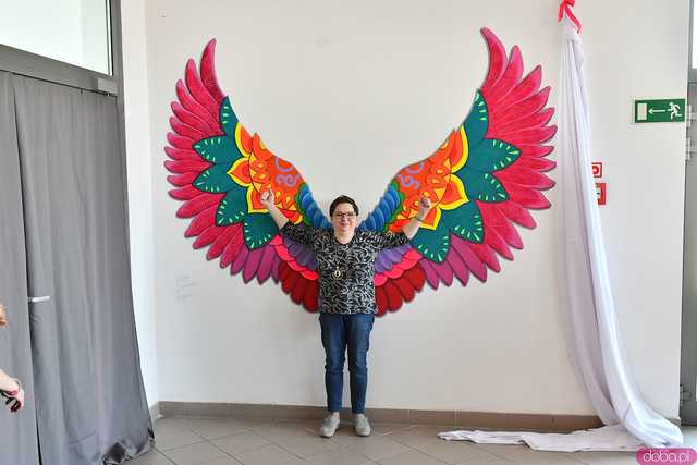 [WIDEO/FOTO] W Zespole Szkół Specjalnych odsłonięto nowy mural. Przedstawia skrzydła mocy