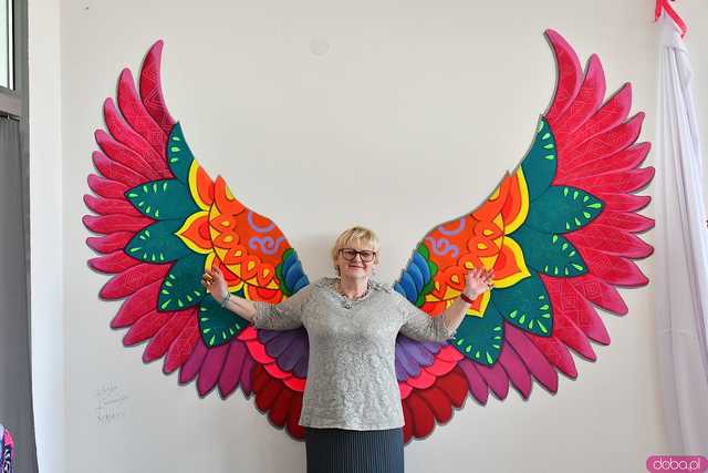 [WIDEO/FOTO] W Zespole Szkół Specjalnych odsłonięto nowy mural. Przedstawia skrzydła mocy