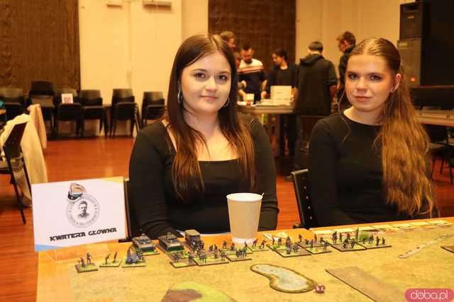 [FOTO] Nie przegrać ze snem. Wystartowała trzecia edycja nocnego maratonu planszówek 