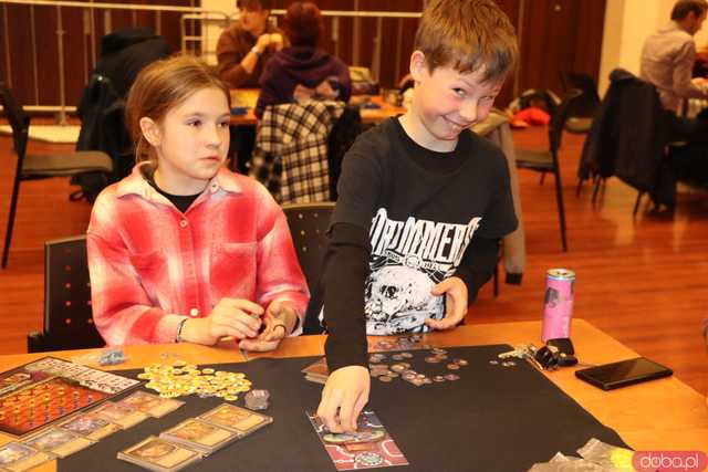 [FOTO] Nie przegrać ze snem. Wystartowała trzecia edycja nocnego maratonu planszówek 