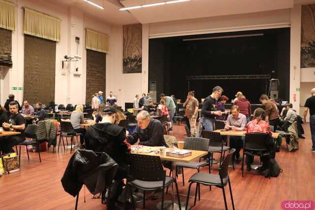 [FOTO] Nie przegrać ze snem. Wystartowała trzecia edycja nocnego maratonu planszówek 