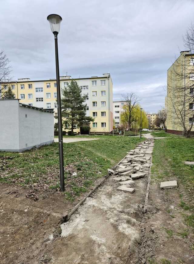 [FOTO] Postępują inwestycje na osiedlu Młodych w Świdnicy