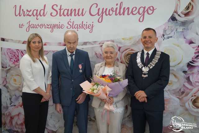 [FOTO] Cztery pary z gminy Jaworzyna Śląska świętowały Złote Gody i otrzymały pamiątkowe medale