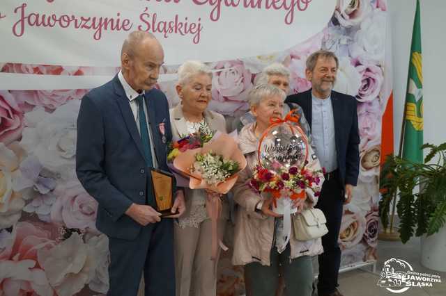 [FOTO] Cztery pary z gminy Jaworzyna Śląska świętowały Złote Gody i otrzymały pamiątkowe medale