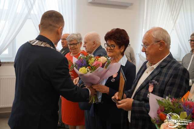 [FOTO] Cztery pary z gminy Jaworzyna Śląska świętowały Złote Gody i otrzymały pamiątkowe medale