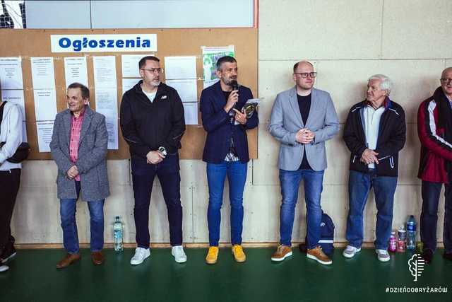 [FOTO] Rywalizowali o Puchar Dyrektora GCKiS w turnieju siatkówki