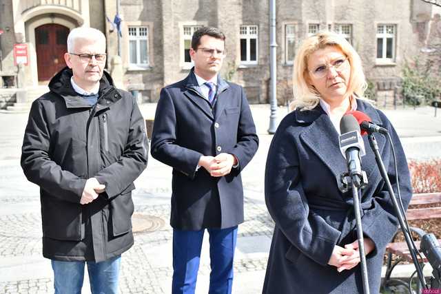 [WIDEO/FOTO] Parlamentarzyści i radni z ramienia PiS o pakcie migracyjnym 