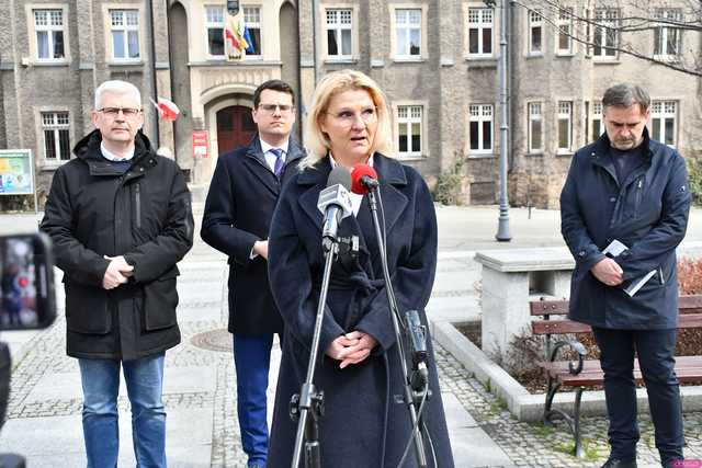 [WIDEO/FOTO] Parlamentarzyści i radni z ramienia PiS o pakcie migracyjnym 
