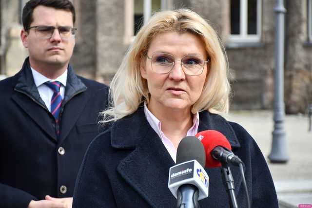[WIDEO/FOTO] Parlamentarzyści i radni z ramienia PiS o pakcie migracyjnym 