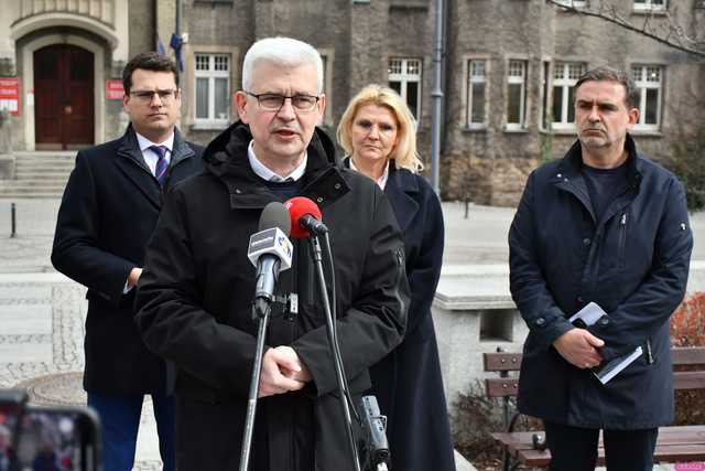 [WIDEO/FOTO] Parlamentarzyści i radni z ramienia PiS o pakcie migracyjnym 