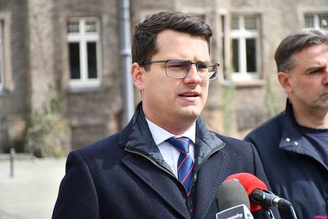 [WIDEO/FOTO] Parlamentarzyści i radni z ramienia PiS o pakcie migracyjnym 