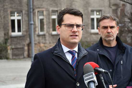 [WIDEO/FOTO] Parlamentarzyści i radni z ramienia PiS o pakcie migracyjnym 