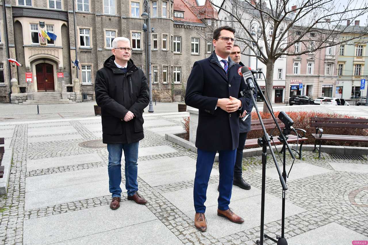 [WIDEO/FOTO] Parlamentarzyści i radni z ramienia PiS o pakcie migracyjnym 