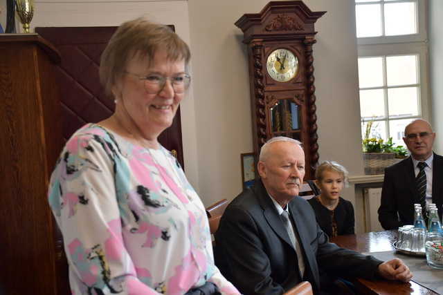 Setne urodziny pana Władysława. Jubilat świętował w gabinecie burmistrza [ZDJĘCIA]