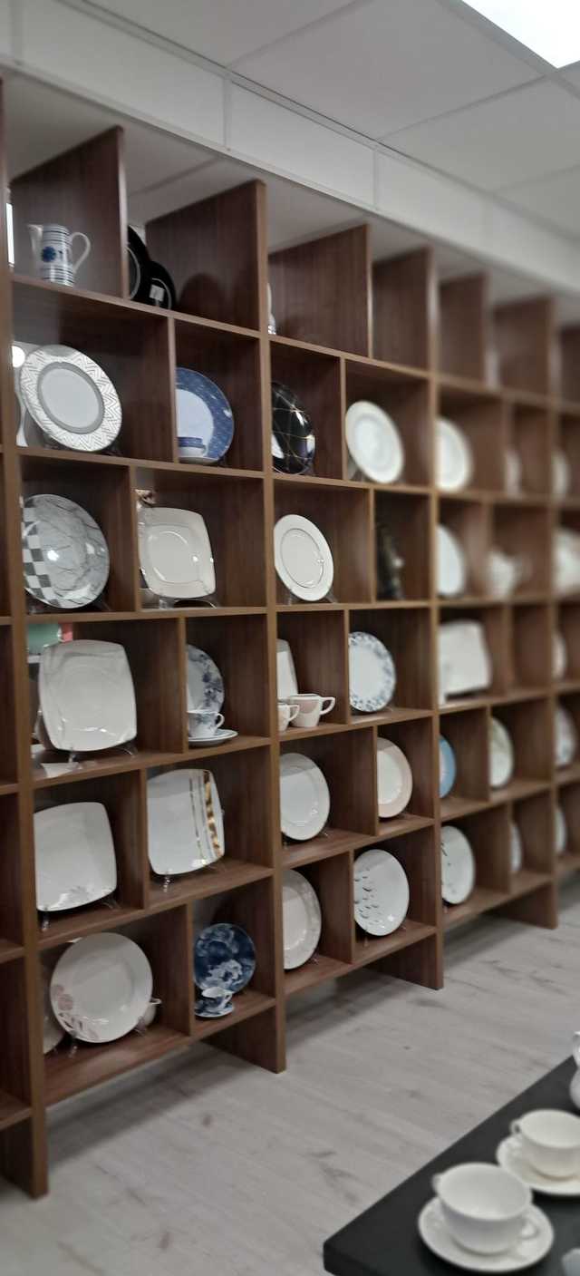 Była symbolem miasta, upadła po 160 latach. Dyskutowano nad przyszłością Zakładów Porcelany Karolina 